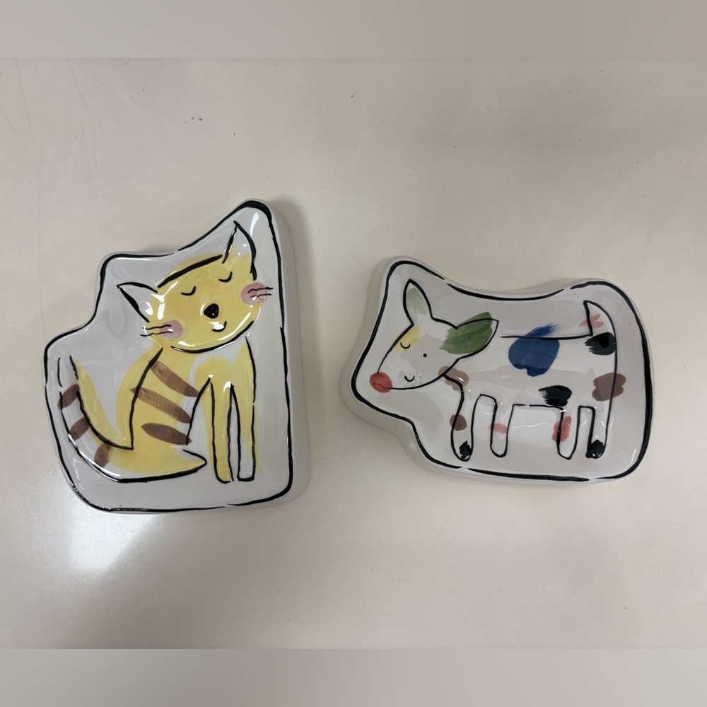 Oxford White Ceramic Cat and Dog Soap Dishes/Decor